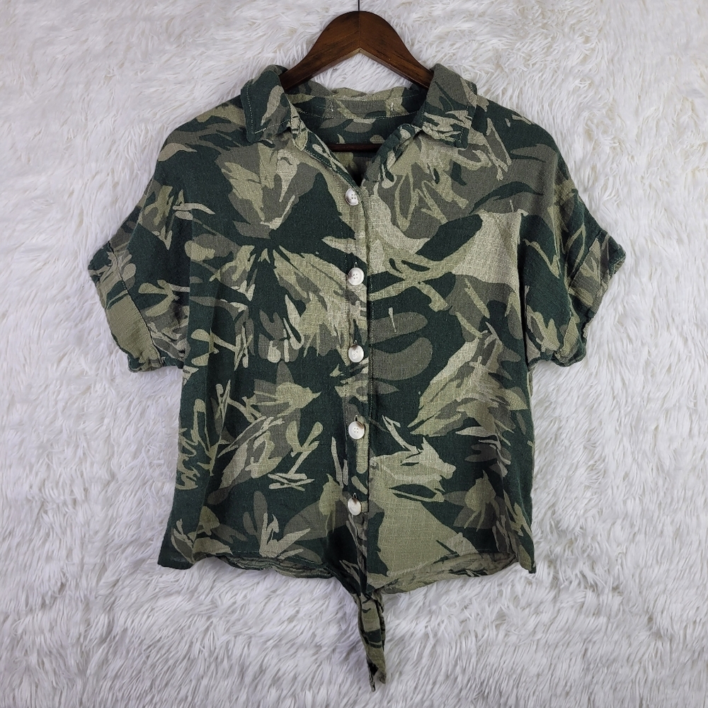 XCVI S Green Short Sleeve Tie Front Button Up Shirt Camo Granola Beachy